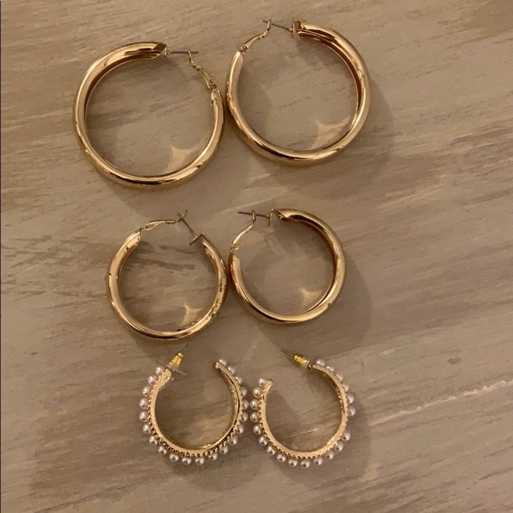 3 pairs of earrings